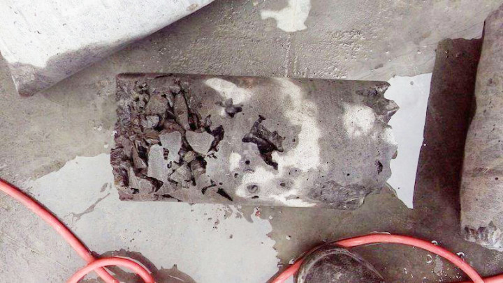 A concret core sample taken from the leaking Cocoli Locks sill.