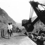 Steam_shovel_at_work_in_Culebra_1911