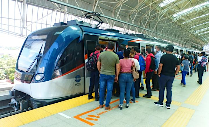 San Miguelito trains 1